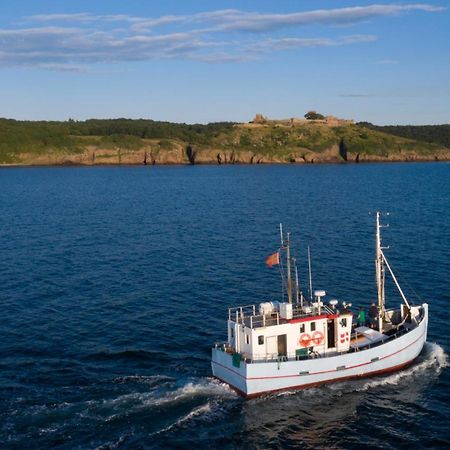 Varra Water - Unique Boat Accomodation - Bornholm - Fjaelstavn Neksø Exterior foto
